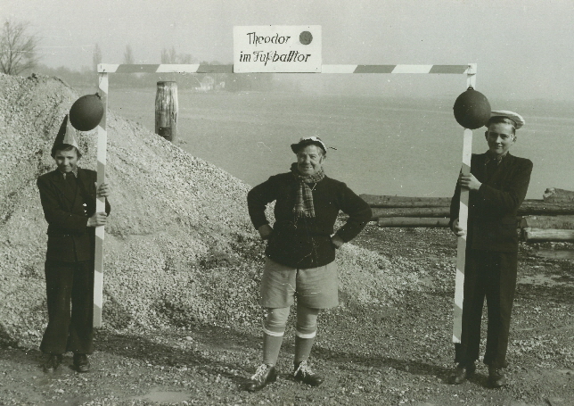 Paula Morgen als Theodor im Fuballtor Fasnet um 1960 Landesteg